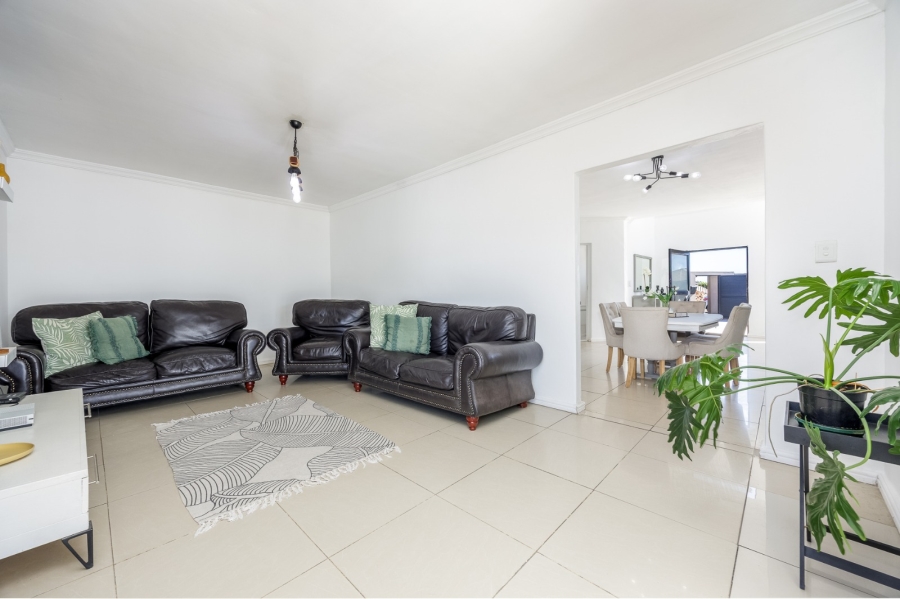 8 Bedroom Property for Sale in Haasendal Western Cape